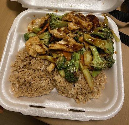 Combination Plate: Chicken and Broccoli