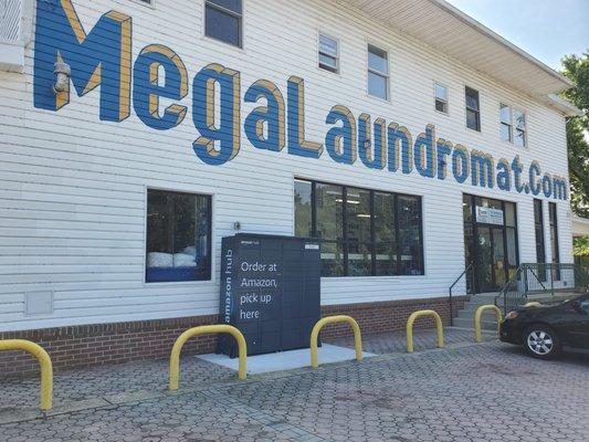 American Mega Laundromat