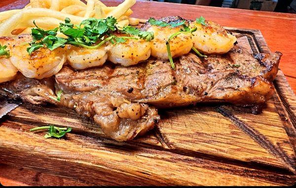 Ribeye Steak with 6 grilled Shrimp