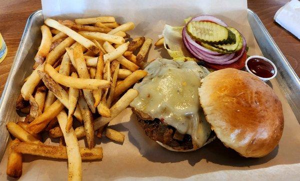 Lunch Loops Burger (caramelized onions, BBQ & pepper jack cheese)