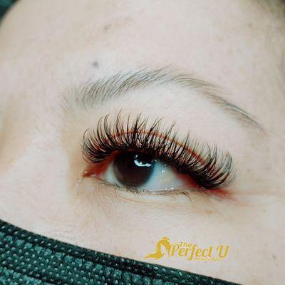 Wispy volume lashes