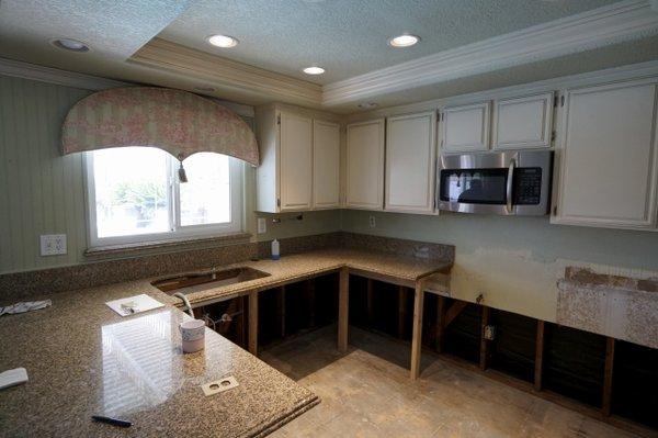 Ontario - Farmhouse inspired kitchen remodel (before)