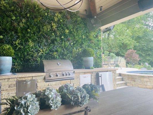 Brentwood, Tennessee Outdoor Kitchen Faux Green Wall