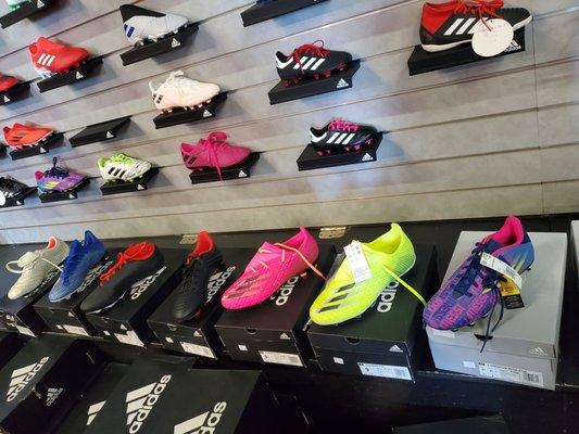 Soccer shoes