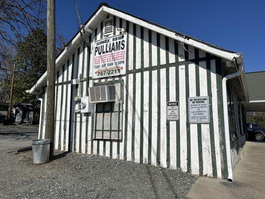 Don't miss this little stand next to a car wash.