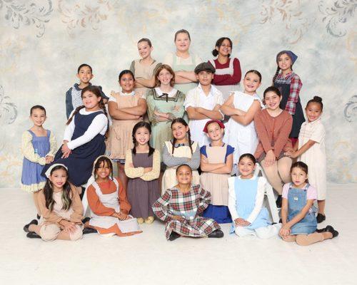 Cast of Annie