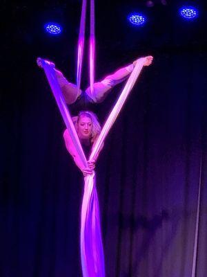 Aerialist with ropes