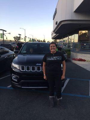 Both Terri and her new 2018 Compass leaving with smiles!