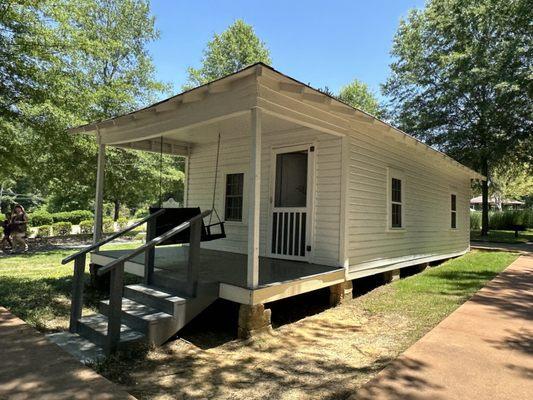 Elvis Presley Birthplace & Museum