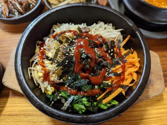 Dolsot bibimbap