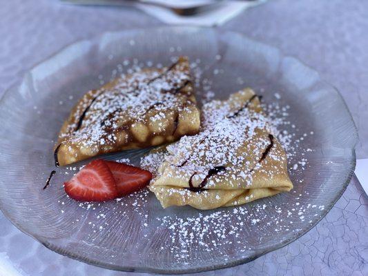 Strawberries and cream cheese crepes