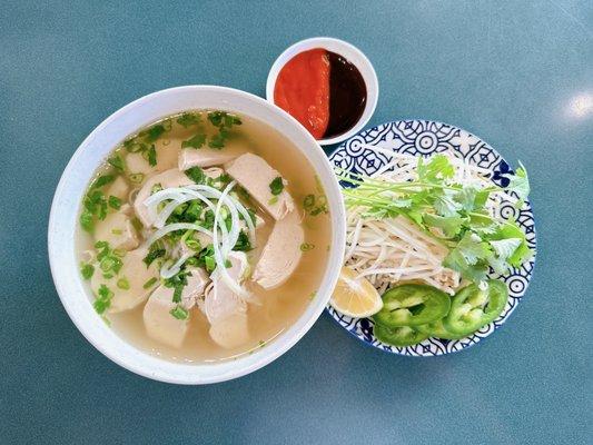 Boneless chicken rice noodles soup