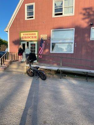 Vineyard Grocer