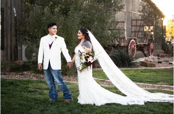 Stunning dress and veil, beautiful bride!