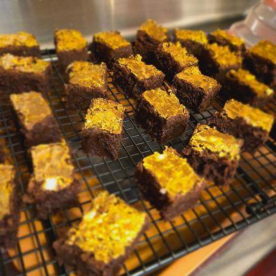 Gold brownie bites