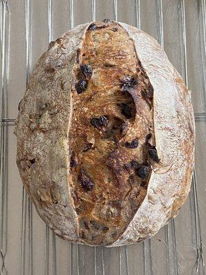 Cranberry-walnut sourdough loaf