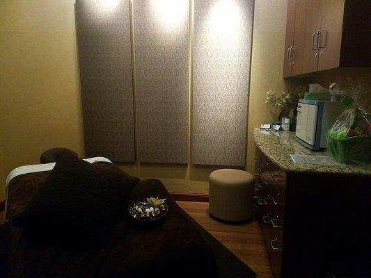 One of our 3 massage rooms.