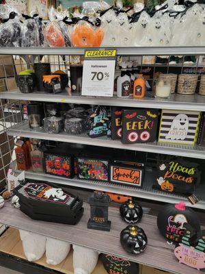 Halloween decor 70% off