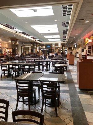 This is the food court at 1:52pm on a Saturday. If I snapped a picture one second sooner, you would have seen the tumbleweed rolling by..