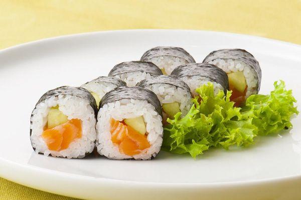 Salmon avocado roll