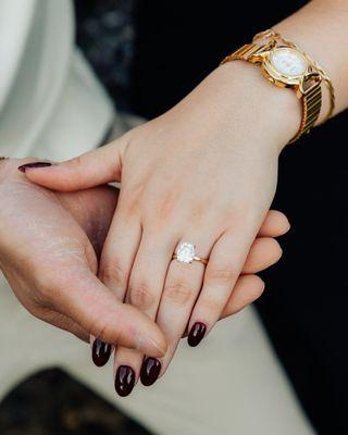 Gorgeous oval engagement ring!