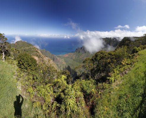 clear day at kalau lookout with a spot of cloud