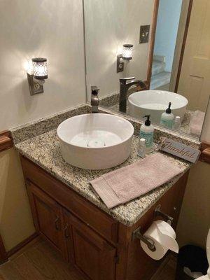 Bathroom vanity