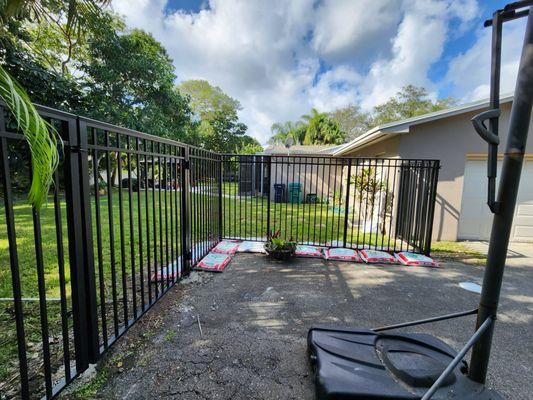 6 foot Black Aluminum Fence