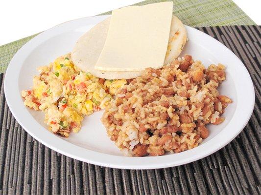 Colombian Breakfast  Desayuno con huevos Pericos