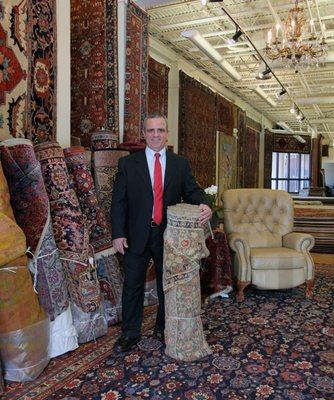 Welcome to Fazel rug gallery, Cincinnati, Ohio, Hyde Park Square!