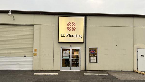 LL Flooring #1074 Spokane Valley | 12918 E Indiana Avenue | Storefront