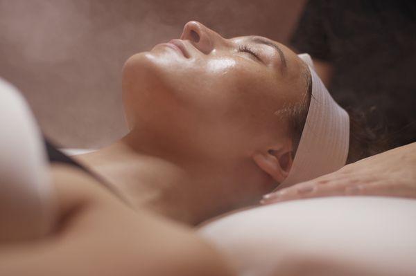 Our Customized Skin Therapy sessions are not only effective, they are also extremely relaxing!