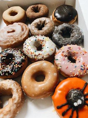 Halloween donut dozen  IG: @littlenursejade