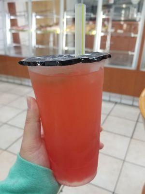 Strawberry lemonade w/popping boba