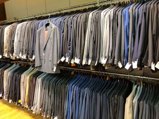 Wide variety of fine mens suits in slim fit to portly sizes.