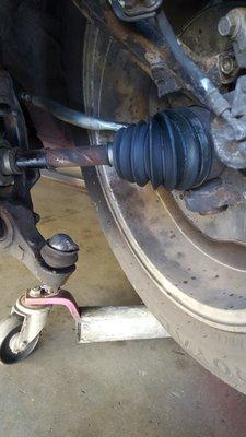 Broken ball joint on a 06 Honda Accord due to extreme rust