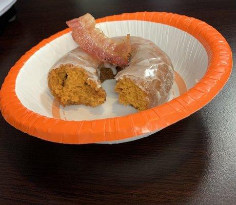 PUMPKIN DOUNUT with Snack Bacon