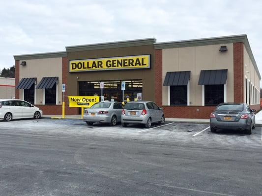 Store Front of Dollar General in Ballston Spa, NY