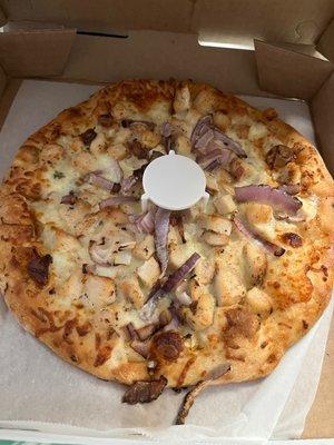 Small Chicken Alfredo pizza