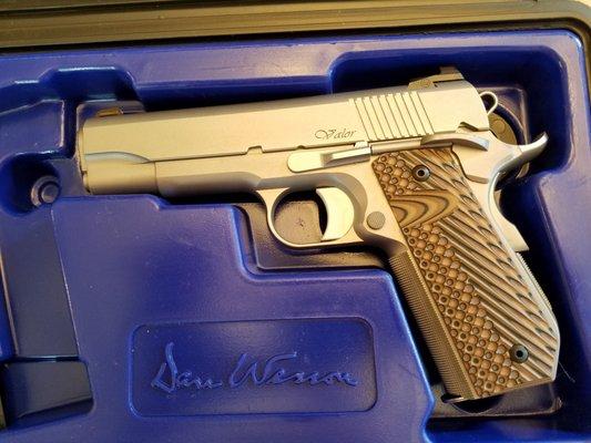 Dan Wesson V-Bob 45ACP.