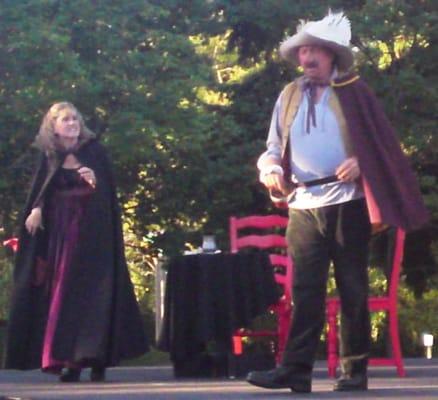 Cyrano d'Bergerac performed at the Vashon Island Community Theater ... the way live, community theater is meant to be: outside!