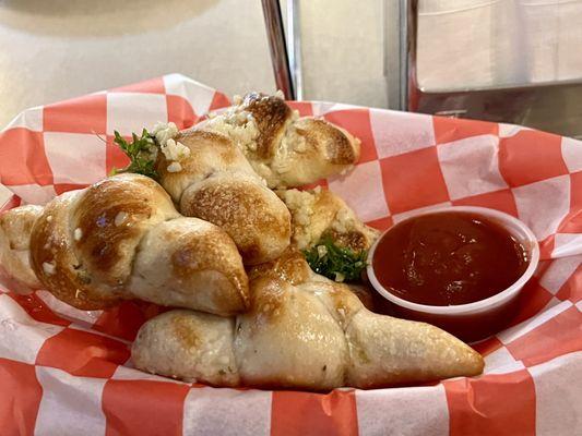 Garlic knots