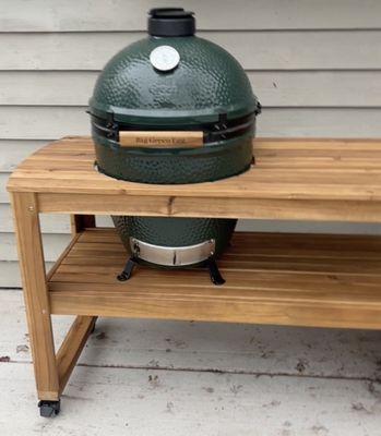 Large green egg with table