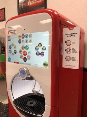 Contactless fountain drink machine