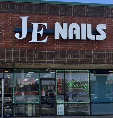 J-E Nails