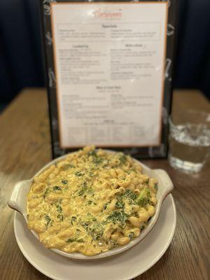 Vegan Mac (gluten free option) + , spinach, and jalapeño