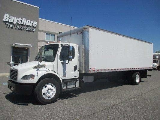 CDL 27' BOX TRUCK