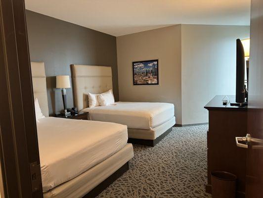 Suite 1023, bedroom area