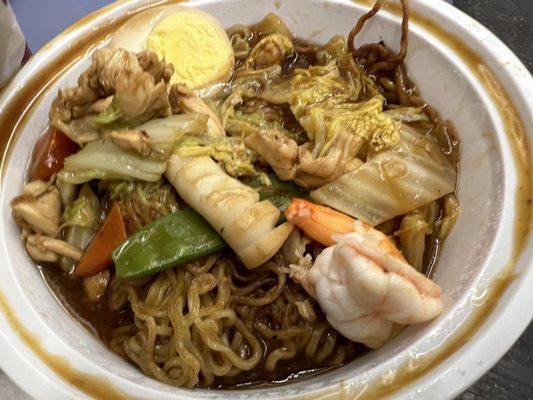 Gomoku Yaki Soba - soggy and burnt noodles, not much flavor