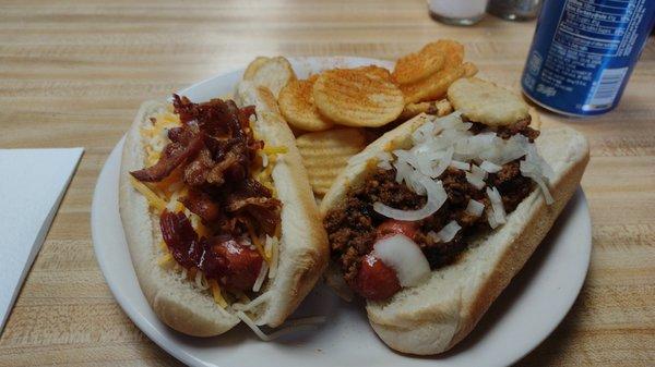 Bacon Chz & The Chili Mustard & Onion Dog